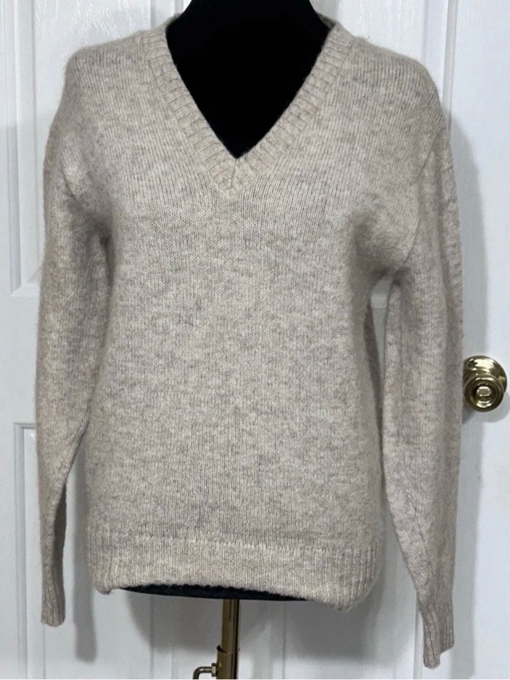 Vintage Puritan Heather Grey Shetland Wool V-Neck Sweater Small Highland Haze